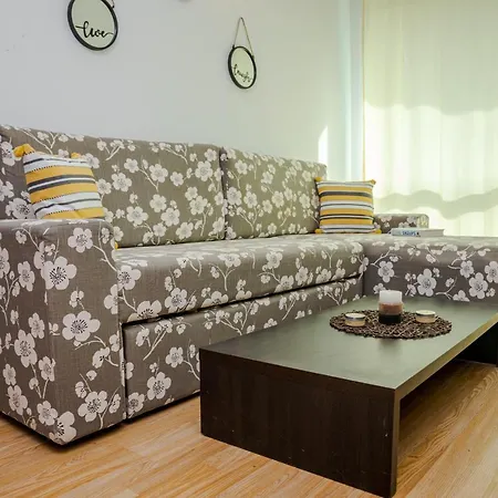 Clara In Sarafovo By Flаt Manаger *